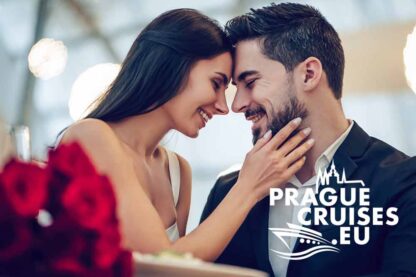 Prag DELUXE Valentinstag Kreuzfahrt mit Abendessen, Live-Musik, einer Flasche Prosecco, Begrüßungsgetränk und Rose für die Dame – Tschechien