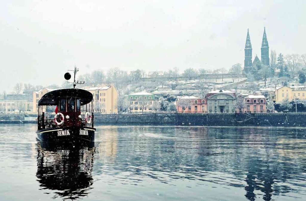 Ferry Vyšehrad, on the route Smíchov-Podskalí.